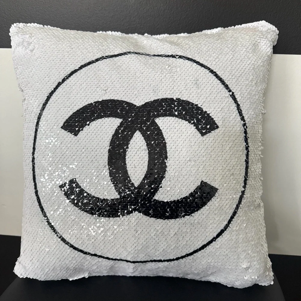 NEW! White and black reversible sequins pillow 18 x 18